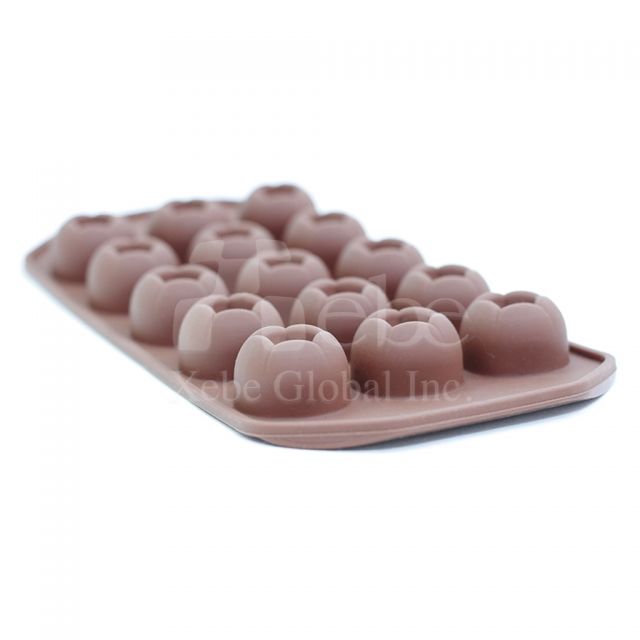 Custom ice cube trays