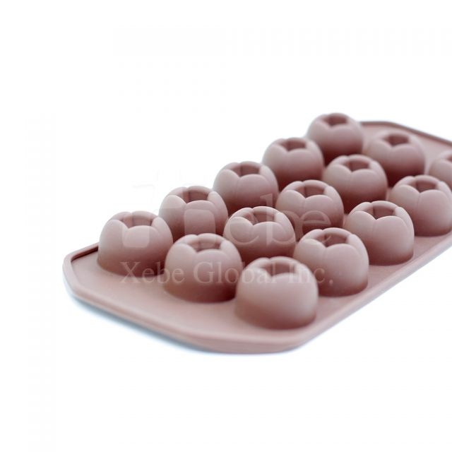 Custom ice cube trays
