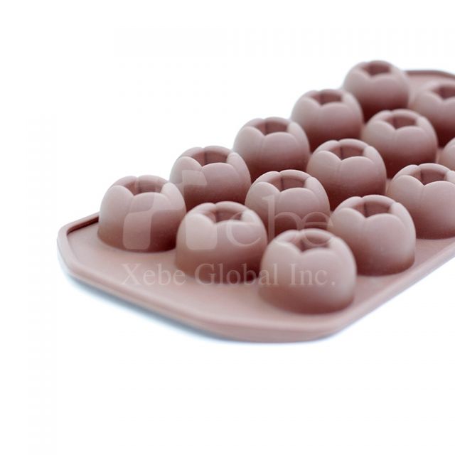 Custom ice cube trays
