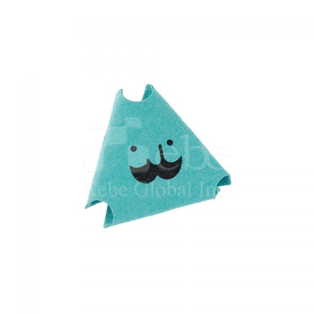 Triangle earphone cable wrap