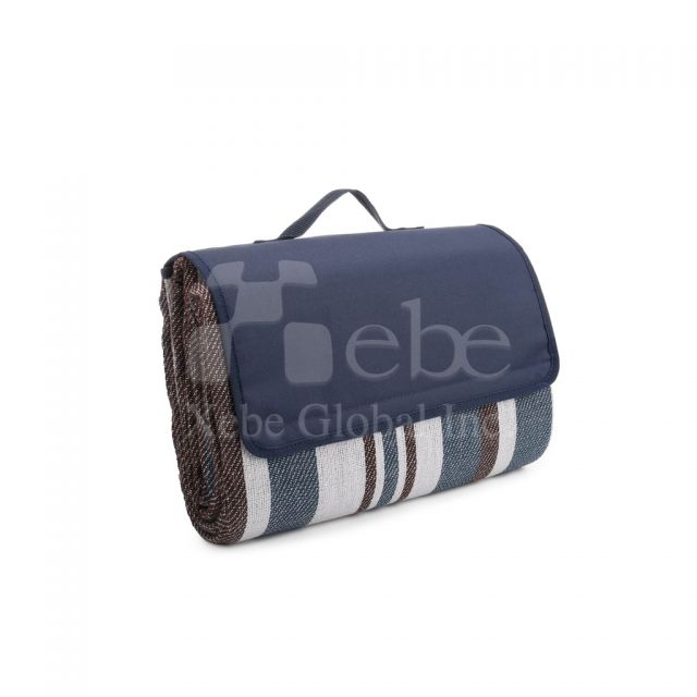 Customized large picnic blanket Handle foldable beach mat	