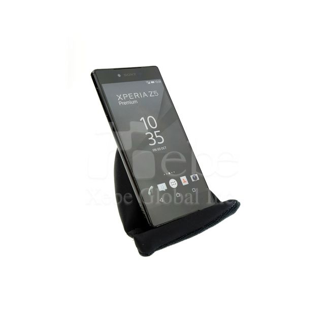 Pyramid phone pillow holder