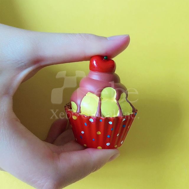 custom cupcake fridge magnet