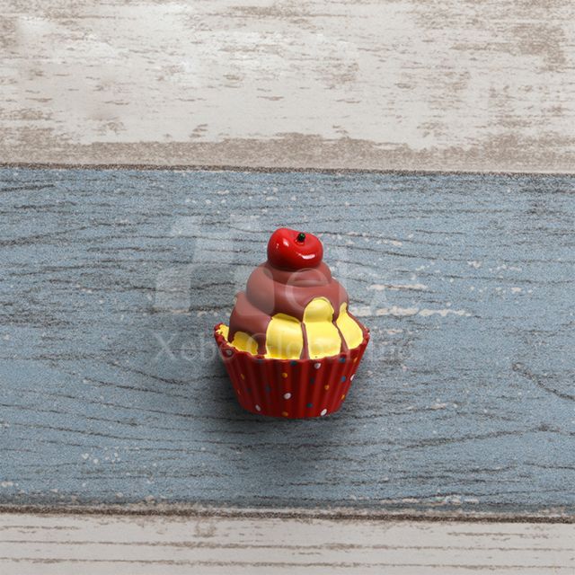 custom cupcake fridge magnet