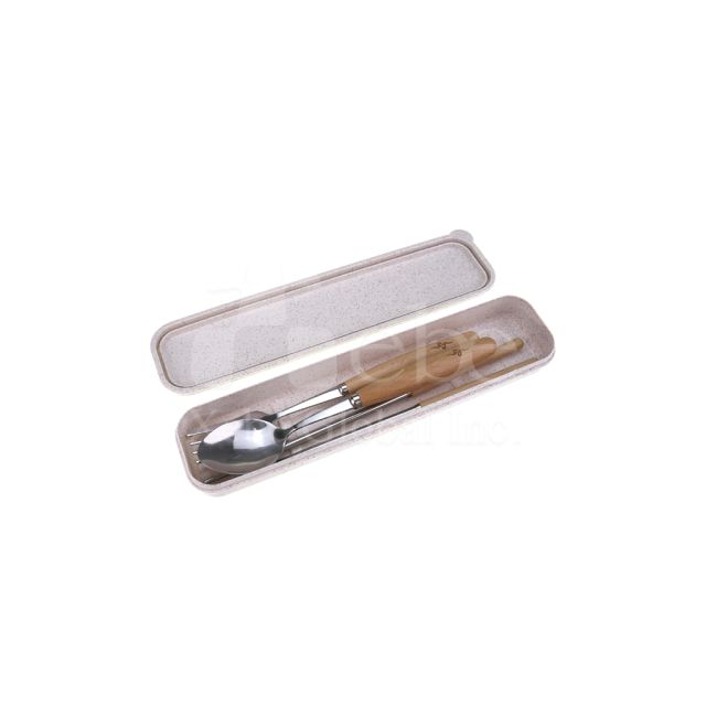 stainless steel environmentally friendly cutlery with wooden handles