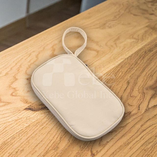 a small number of customized 3C storage bags