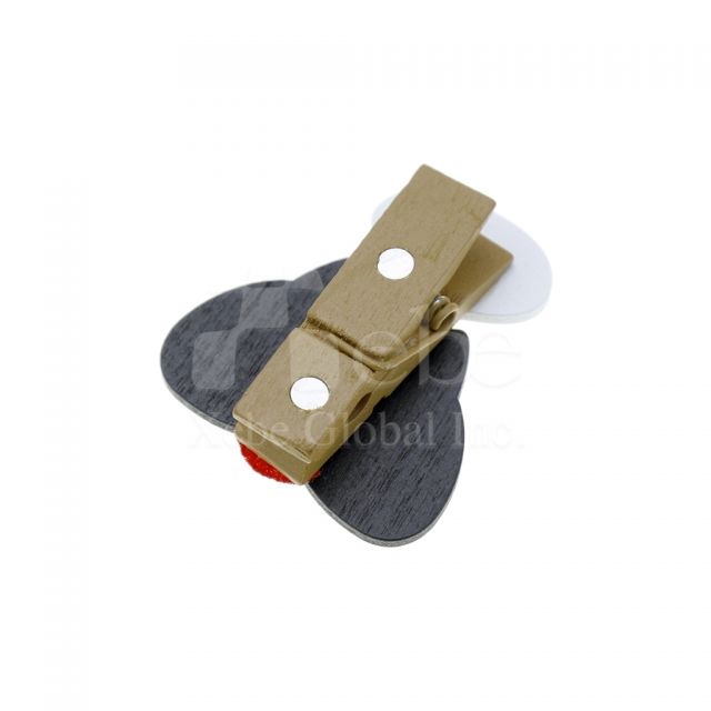 black cat-shaped magnet clip