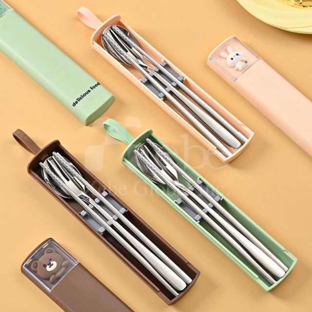 made by little bear eco friendly tableware set